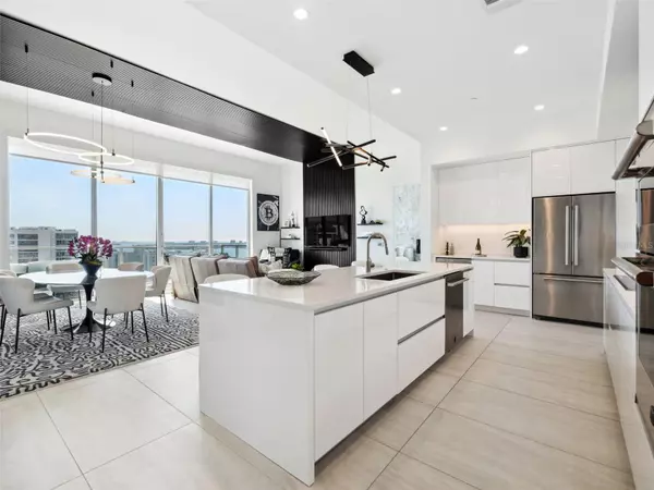 Sarasota, FL 34236,301 QUAY COMMONS #1809