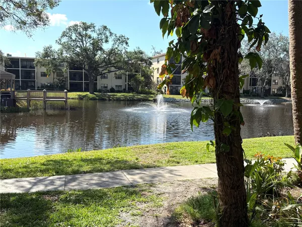 Bradenton, FL 34205,315 30TH AVE W #101B