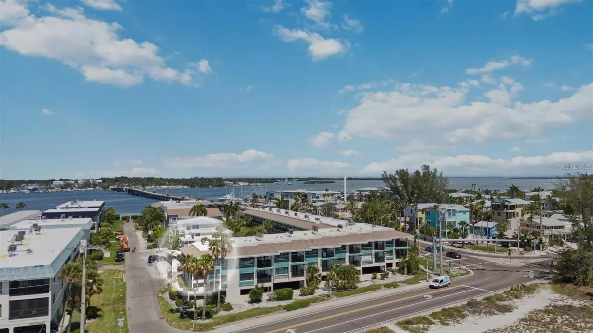 Bradenton Beach, FL 34217,501 GULF DR N #201