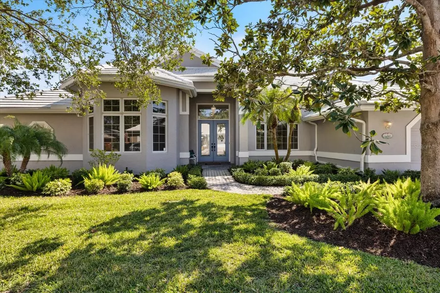 8579 WOODBRIAR DR, Sarasota, FL 34238