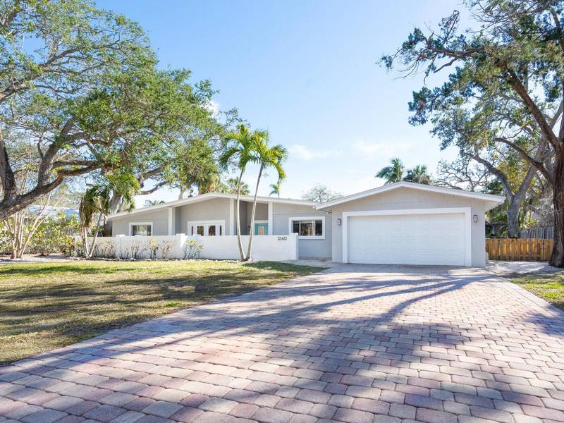 1240 NORTHPORT DR, Sarasota, FL 34242