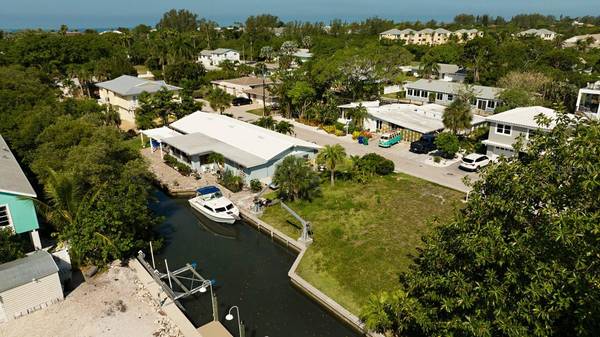 656 TARAWITT DR, Longboat Key, FL 34228