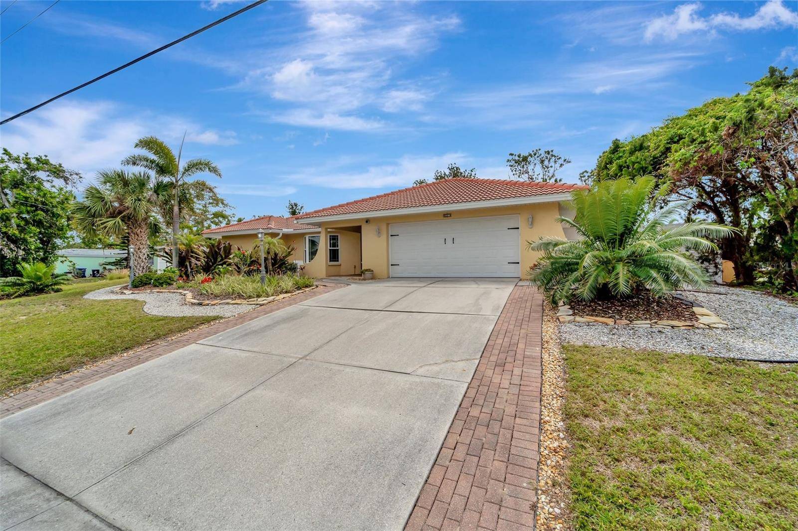 221 SORRENTO DR, Osprey, FL 34229