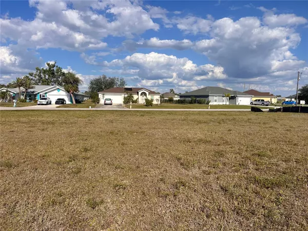 Punta Gorda, FL 33955,25325 LYCHEE CT