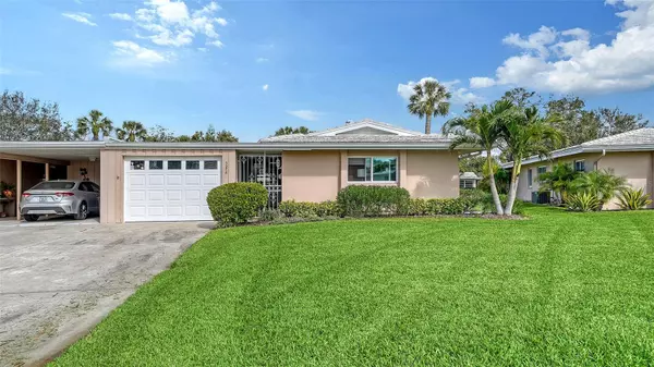 Sarasota, FL 34239,3278 VILLAGE GREEN DR #1024