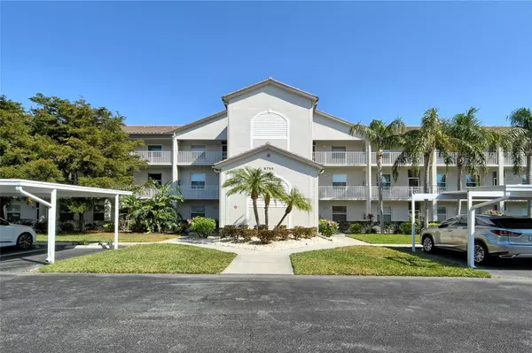 Sarasota, FL 34238,8755 OLDE HICKORY AVE #7204