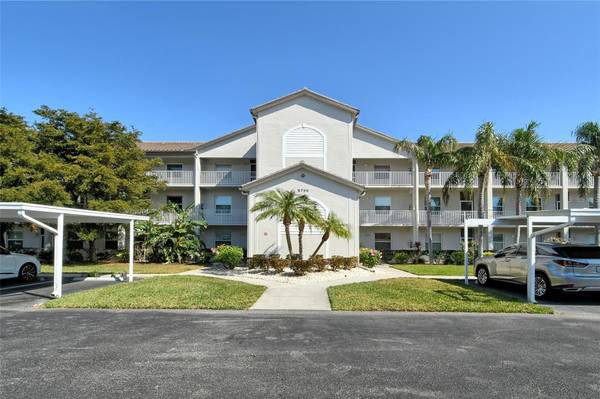 8755 OLDE HICKORY AVE #7204, Sarasota, FL 34238