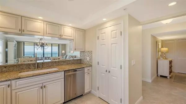 Longboat Key, FL 34228,2675 GULF OF MEXICO DR #301