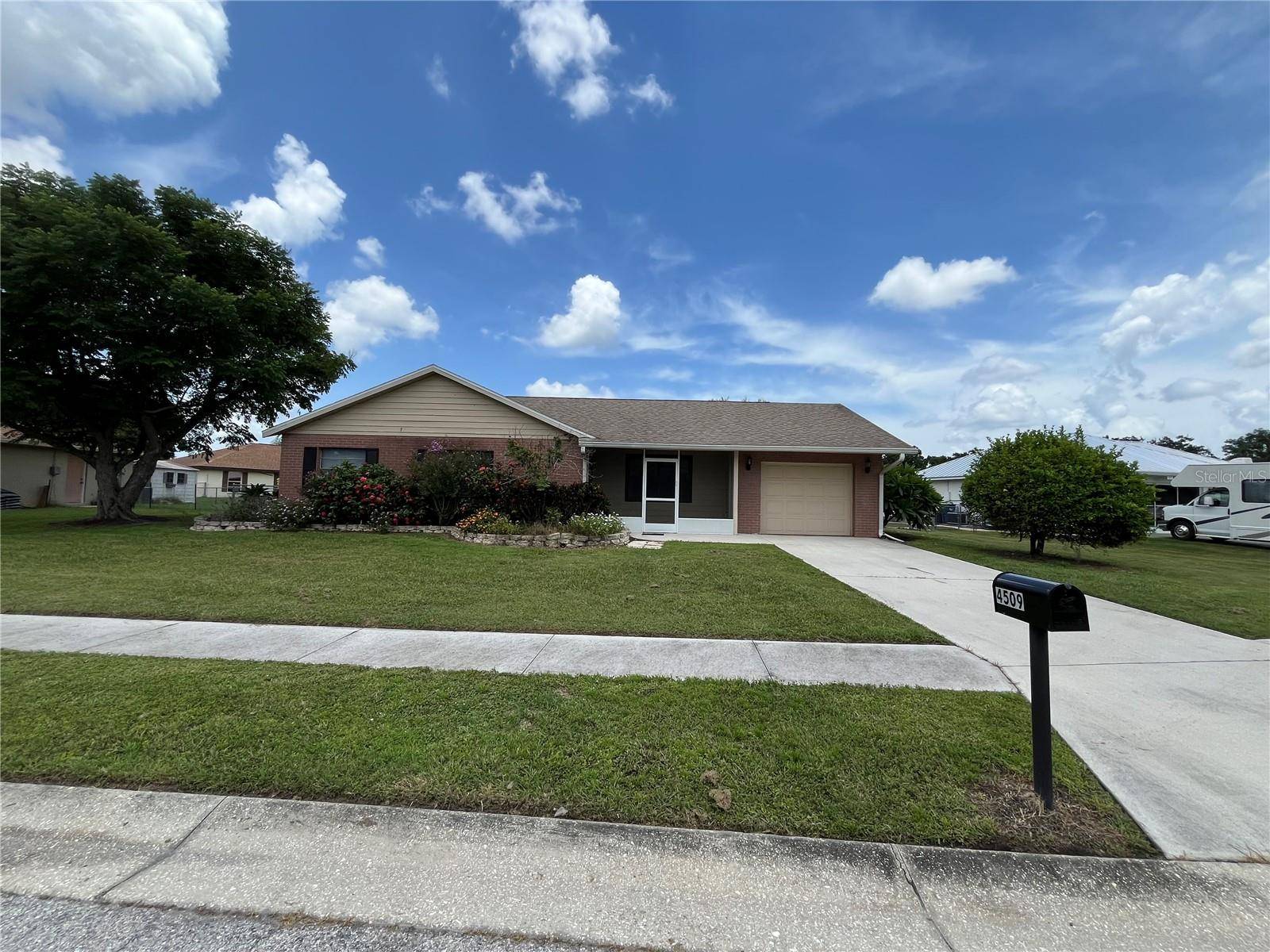 Bradenton, FL 34203,4509 30TH STREET CIR E