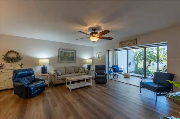 Bradenton, FL 34209,3810 75TH ST W #123