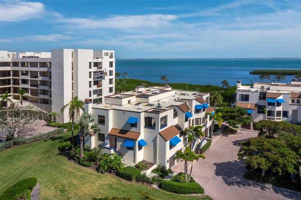 2012 HARBOURSIDE DR #2104, Longboat Key, FL 34228