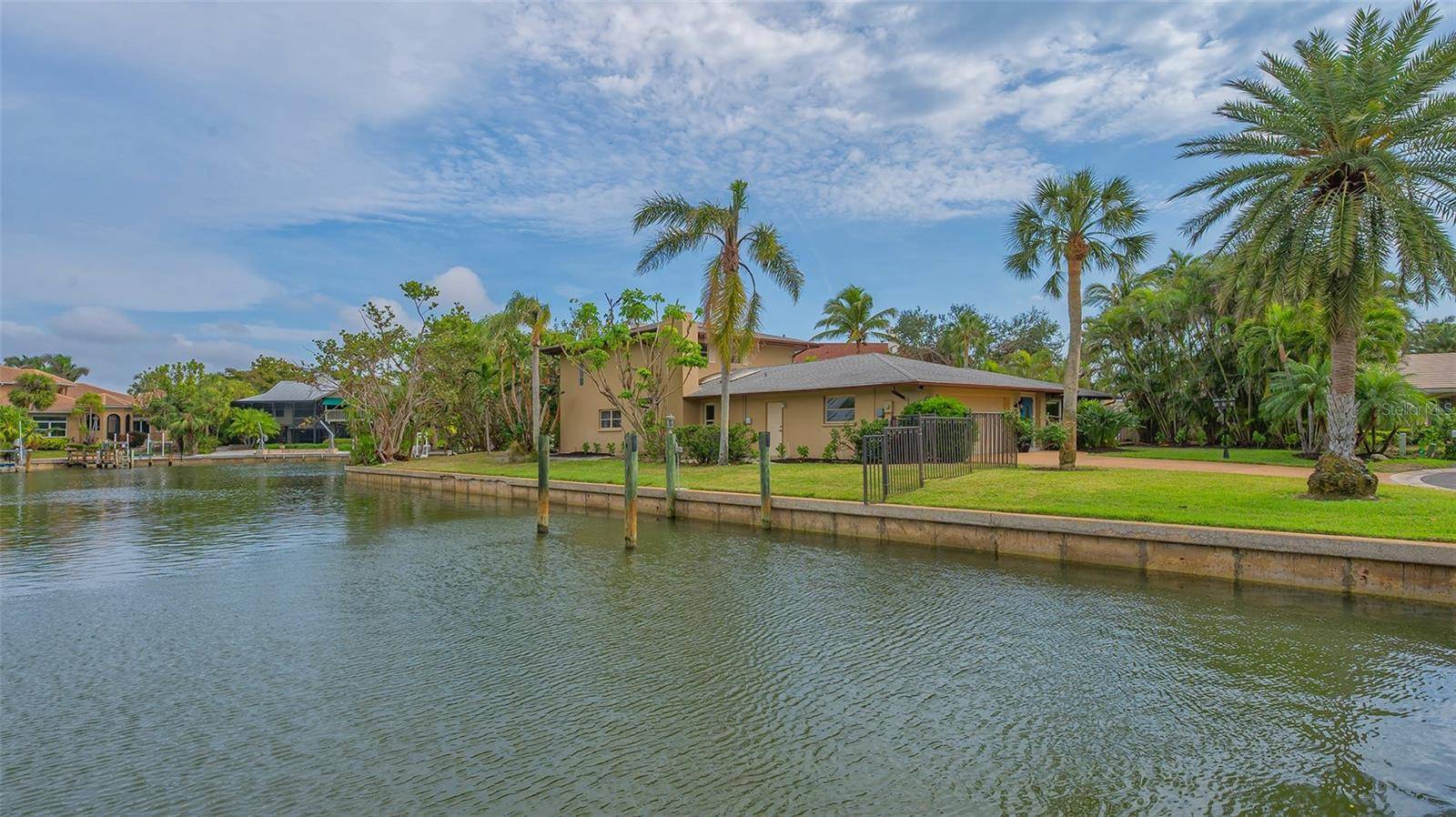 940 SIESTA KEY PL, Sarasota, FL 34242