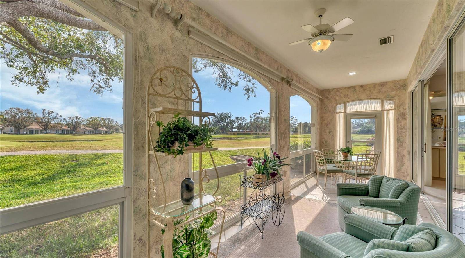 Sarasota, FL 34235,3864 CHATSWORTH GREENE CT #10