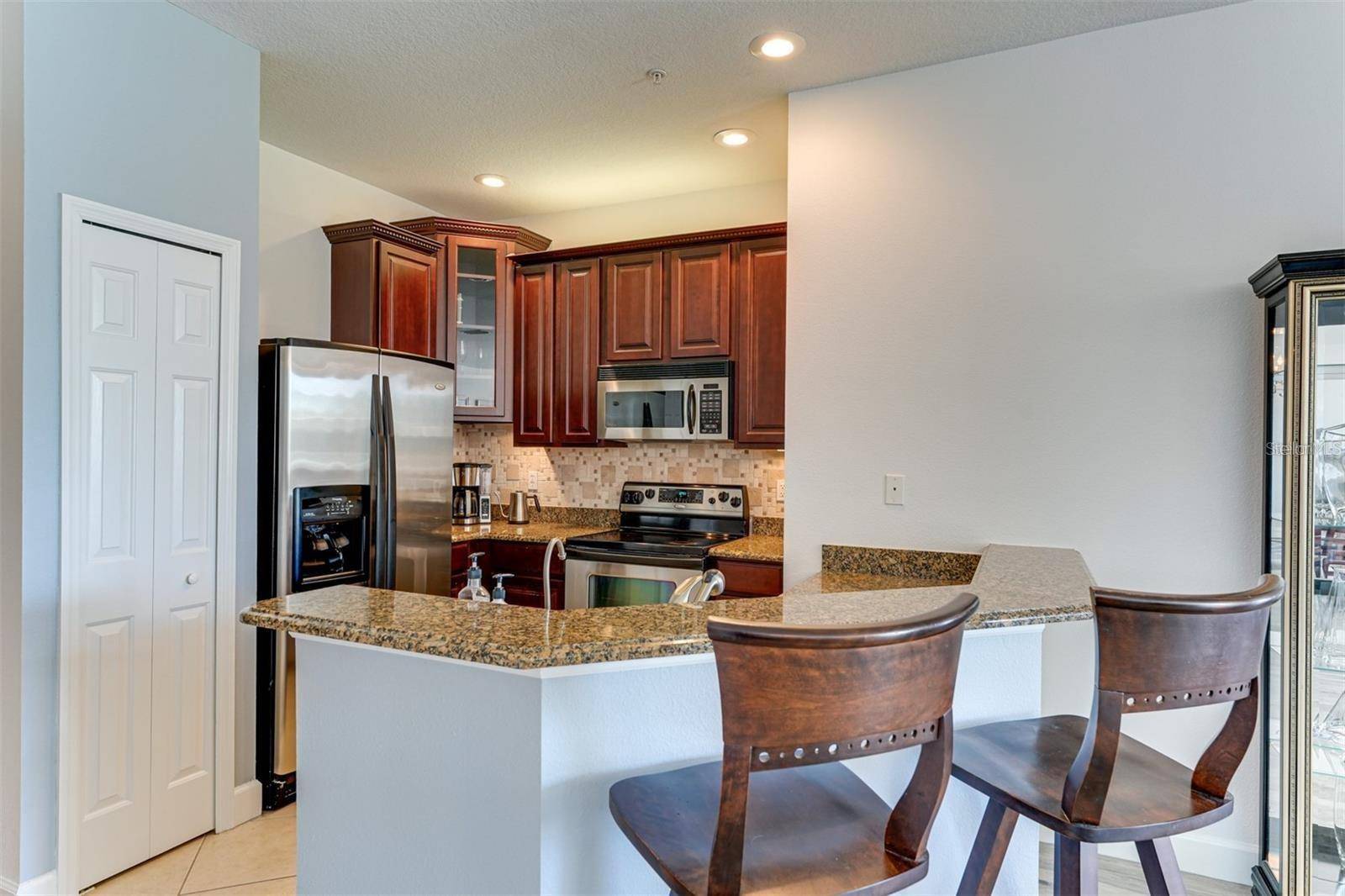 Sarasota, FL 34243,3450 PARKRIDGE CIR #204
