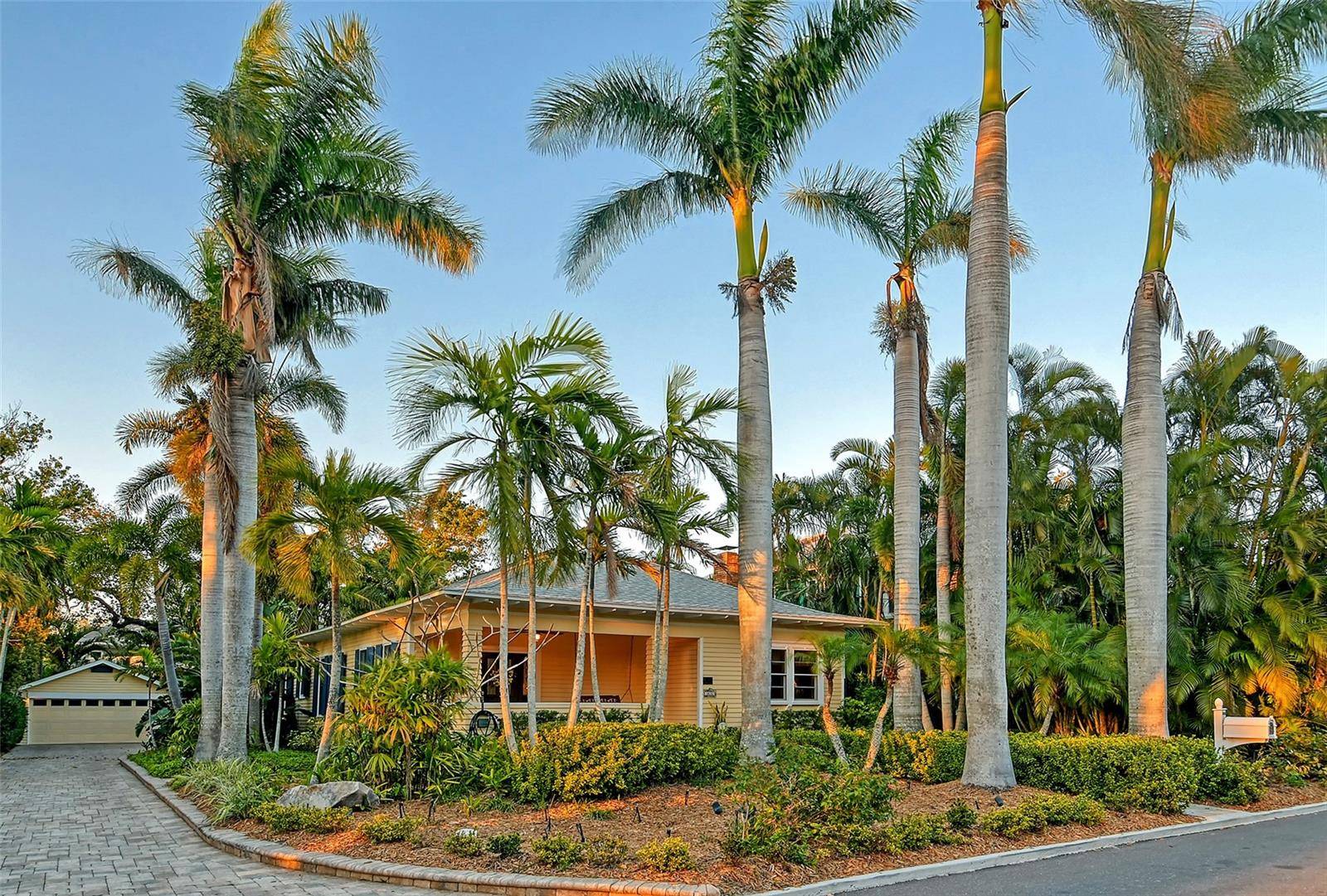 house_img