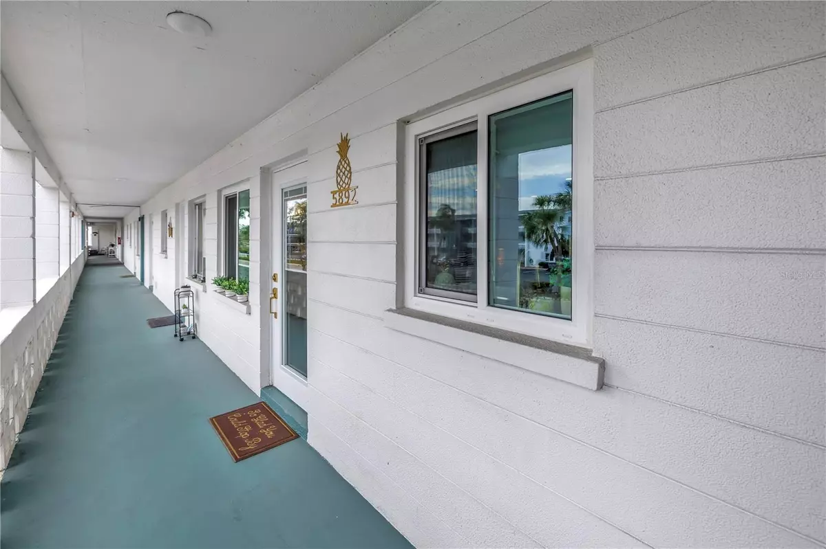 Bradenton, FL 34207,5892 17TH ST W #C25