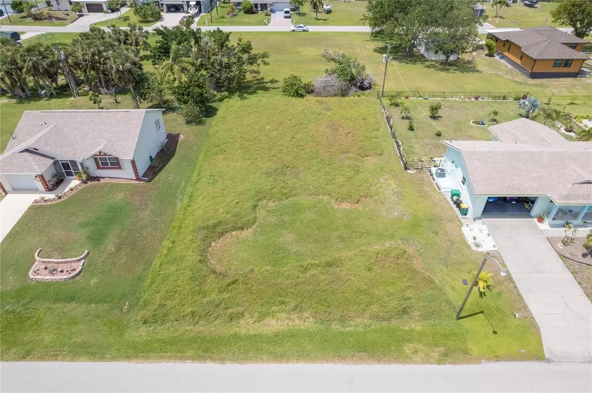 Punta Gorda, FL 33950,2715 WISTERIA PL