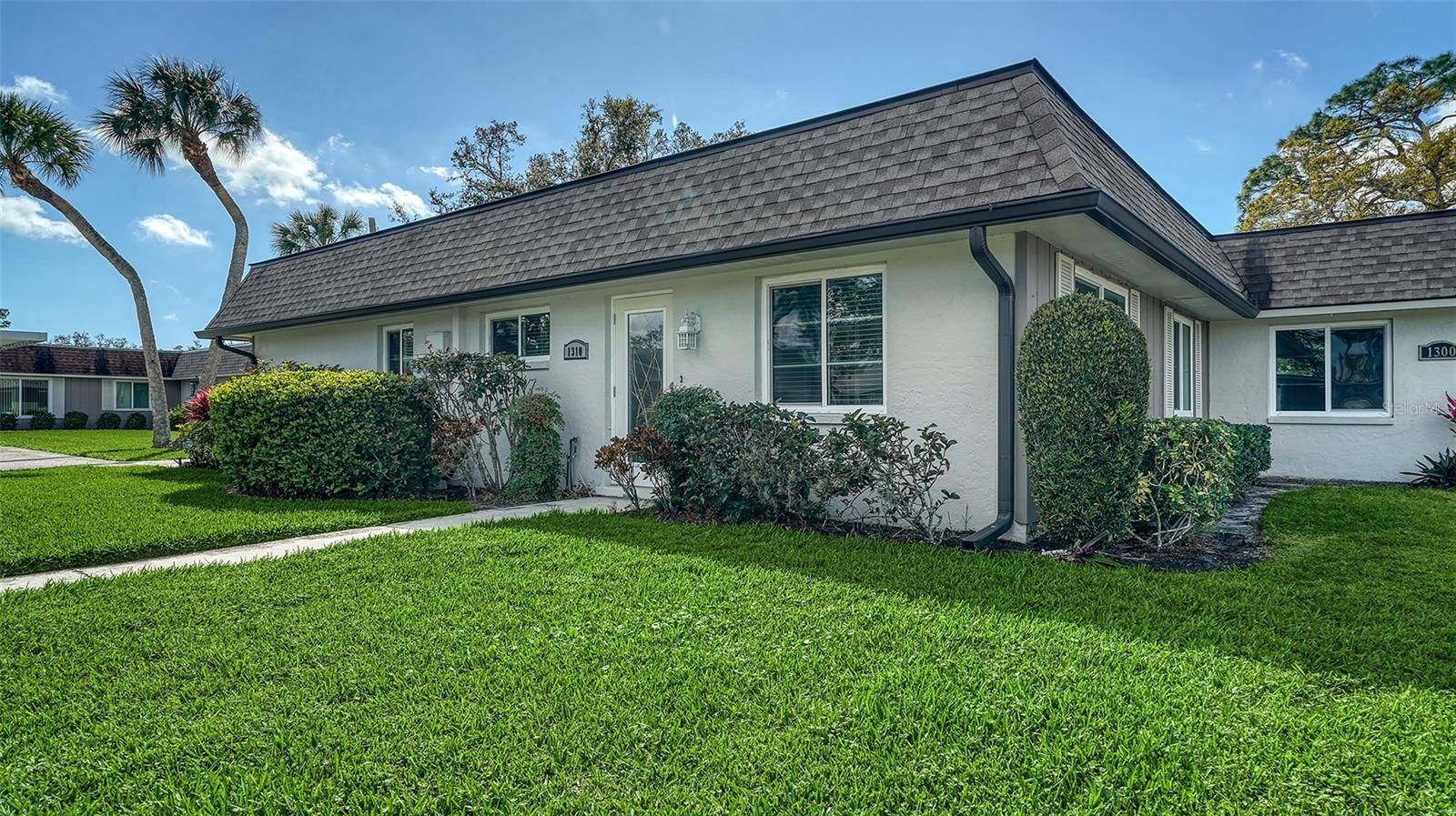 Sarasota, FL 34232,1310 GRAND BLVD #202