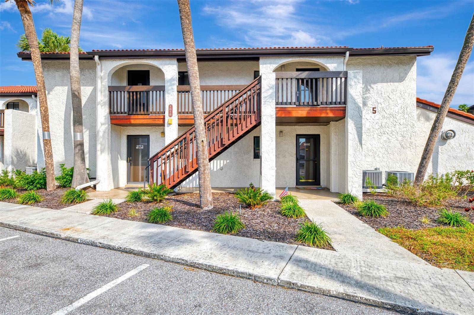 Sarasota, FL 34231,1618 STICKNEY POINT RD #101