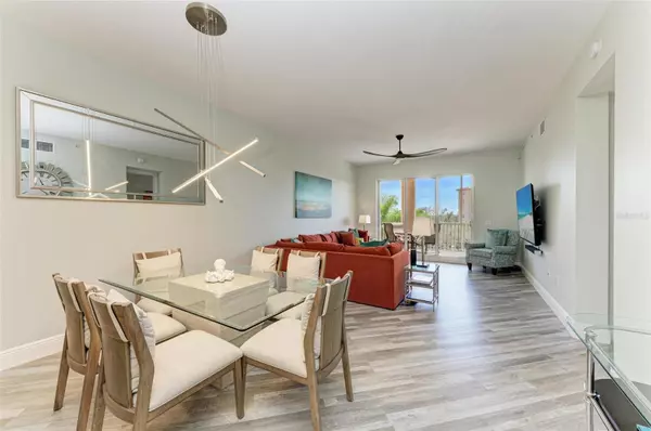 Sarasota, FL 34231,5591 CANNES CIR #403