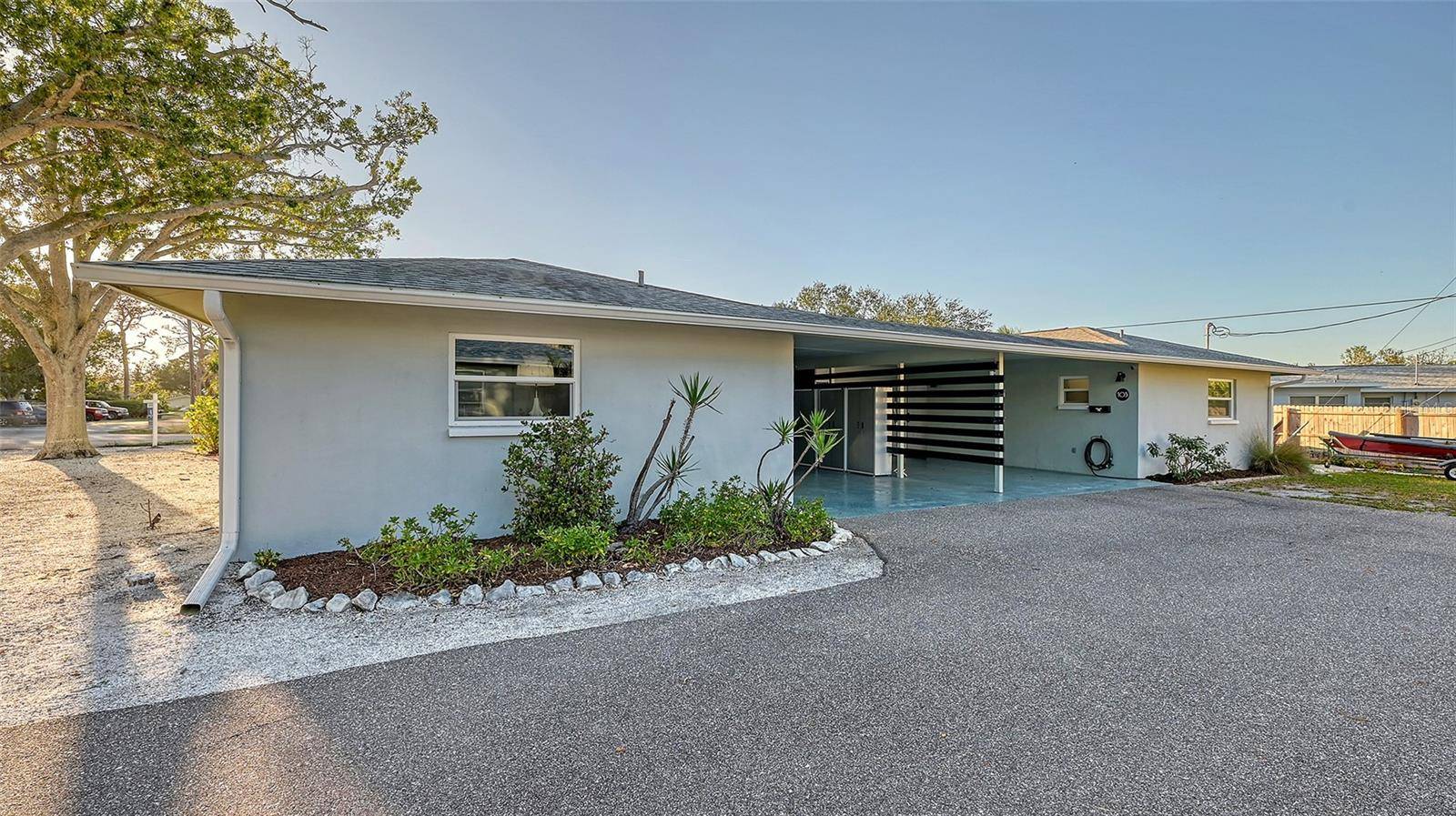 101 BASE AVE E #101, 103, Venice, FL 34285