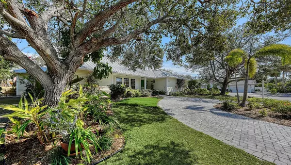 Sarasota, FL 34242,614 TROPICAL CIR