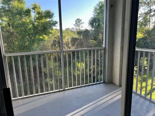 Sarasota, FL 34235,5701 BENTGRASS DR #18-203