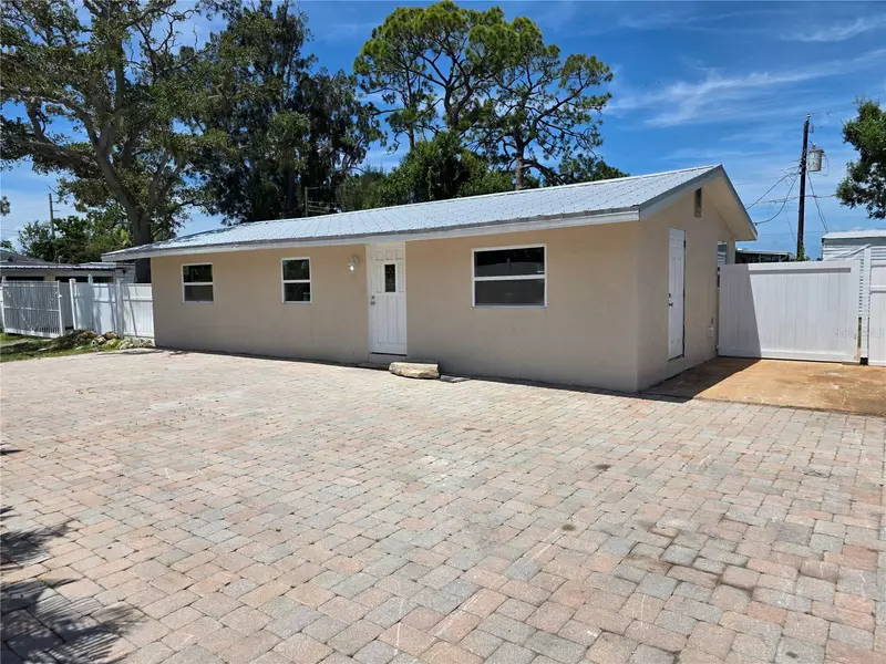503 OLIVE AVE, Nokomis, FL 34275