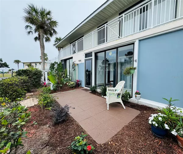 Holmes Beach, FL 34217,600 MANATEE AVE #114