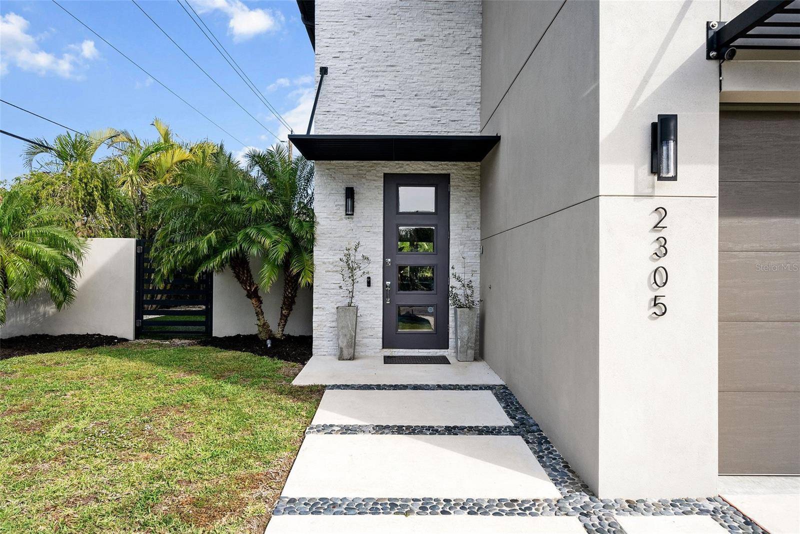 Sarasota, FL 34231,2305 PINE TER