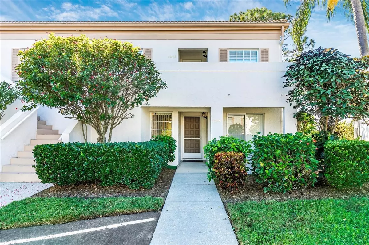 Sarasota, FL 34235,5240 WEDGEWOOD LN #61