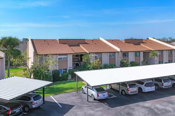 2446 CLUBHOUSE CIR #202, Sarasota, FL 34232