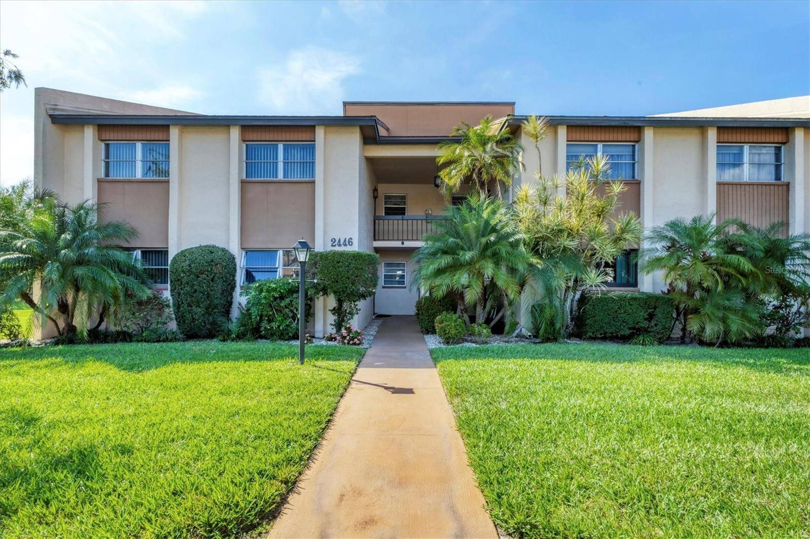 2446 CLUBHOUSE CIR #202, Sarasota, FL 34232