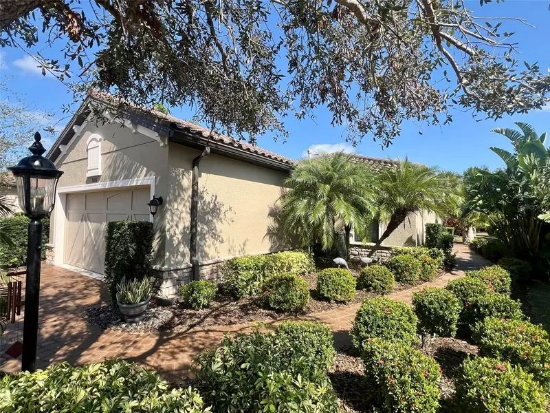 5031 SERATA DR, Lakewood Ranch, FL 34211