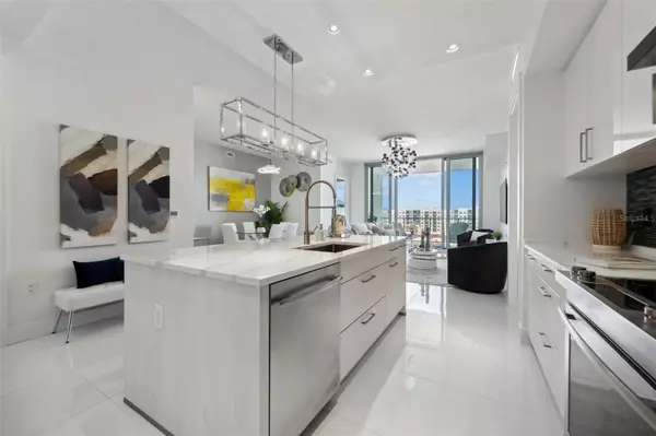 Sarasota, FL 34236,111 S PINEAPPLE AVE #918