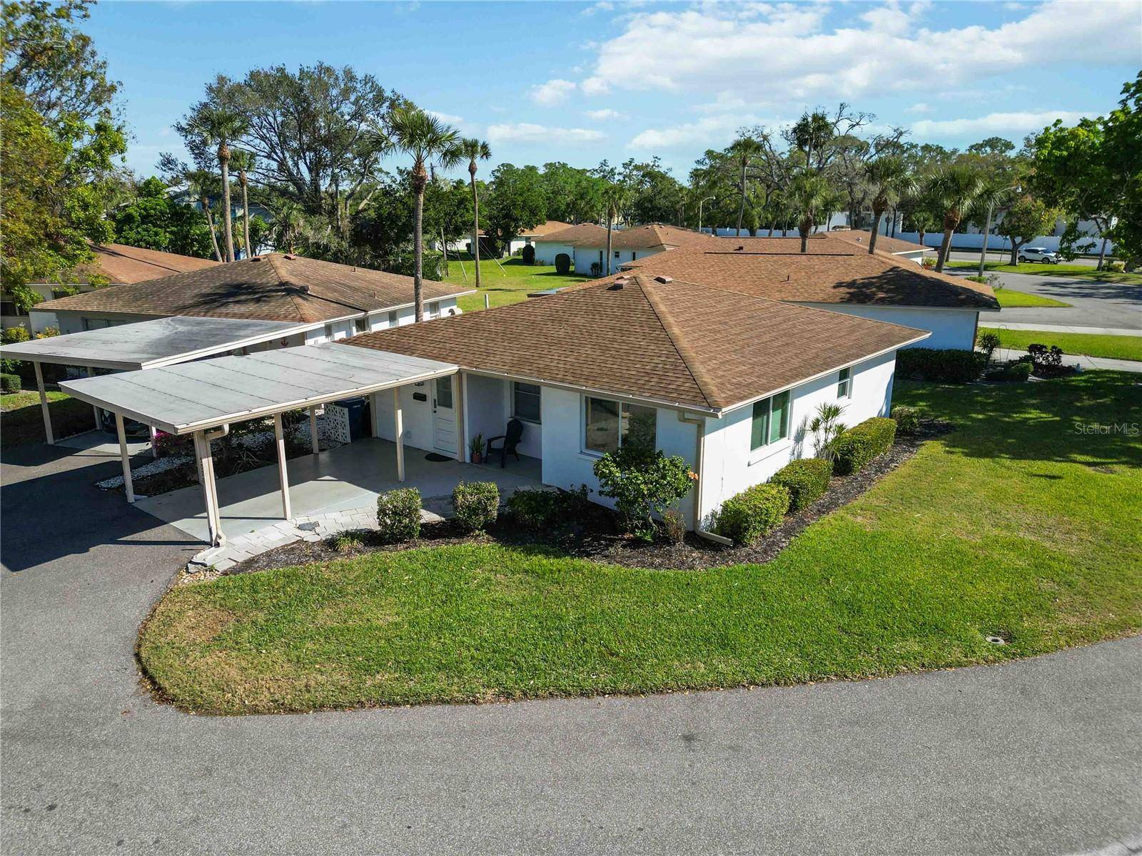 Bradenton, FL 34207,5020 LIVE OAK CIR