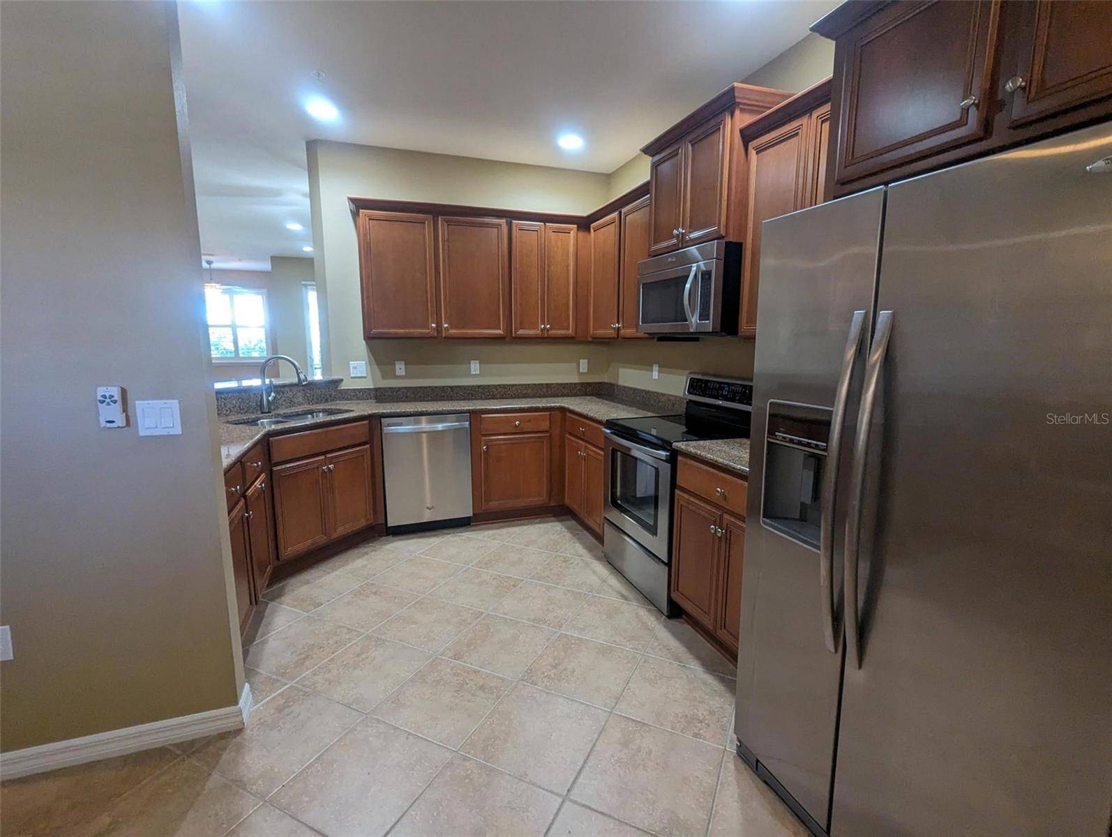 Sarasota, FL 34233,7810 MOONSTONE DR #6-103