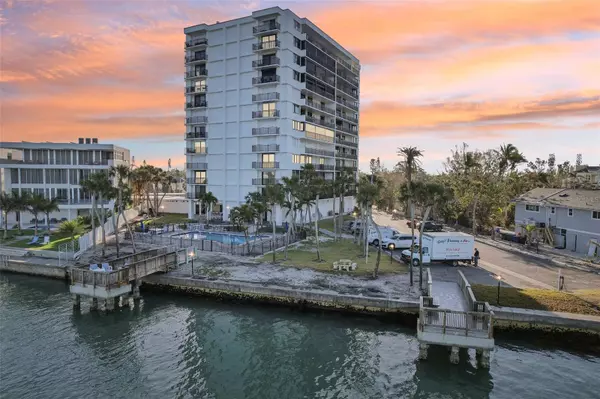 Sarasota, FL 34242,4822 OCEAN BLVD #11E