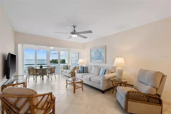 Longboat Key, FL 34228,4310 FALMOUTH DR #304