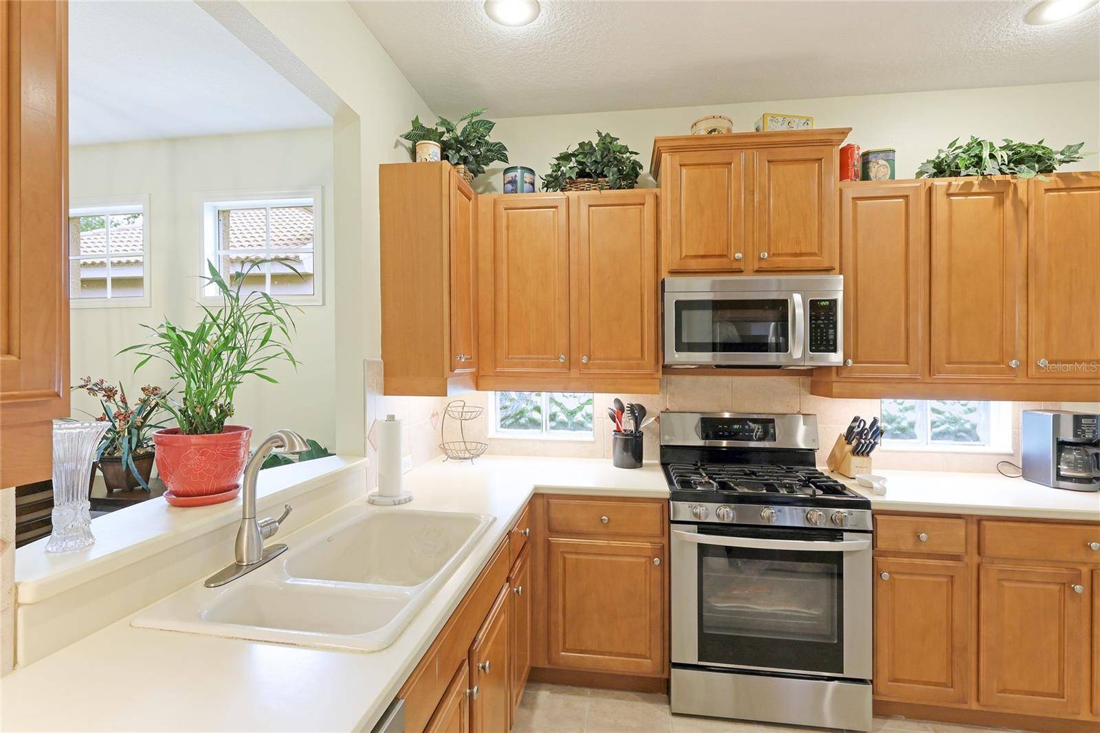Bradenton, FL 34203,6103 AVIARY CT