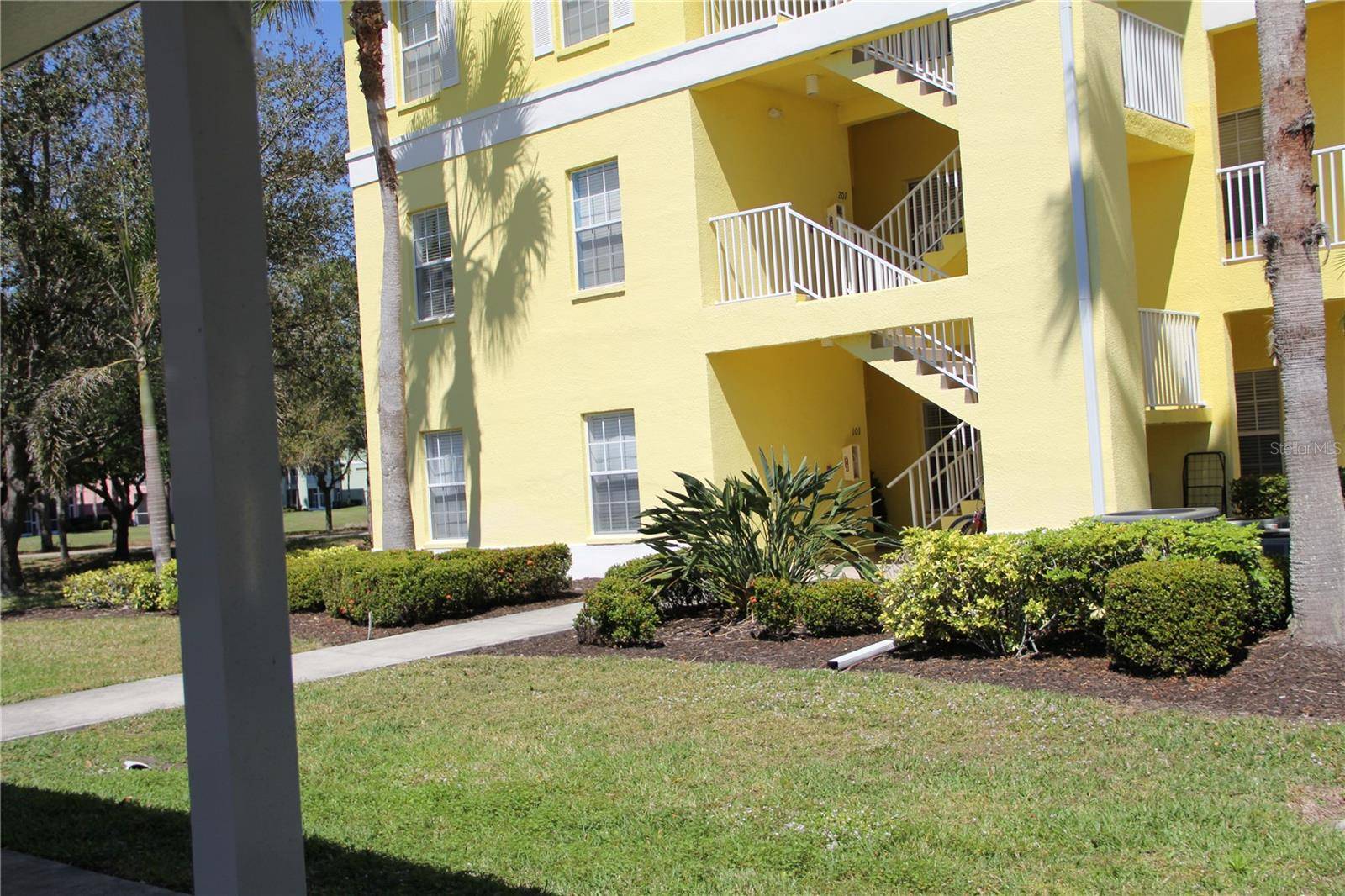 Punta Gorda, FL 33983,2060 WILLOW HAMMOCK CIR #201