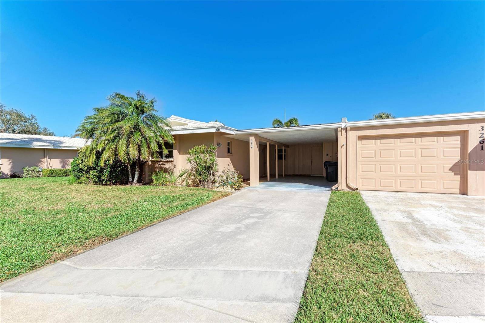 3259 FAIRHAVEN LN #211, Sarasota, FL 34239