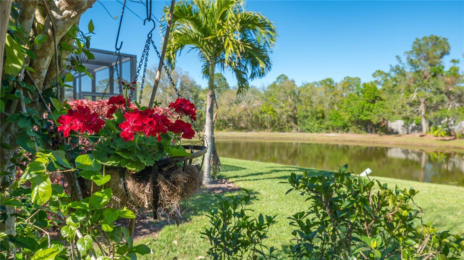 315 LONDONDERRY DR, Sarasota, FL 34240