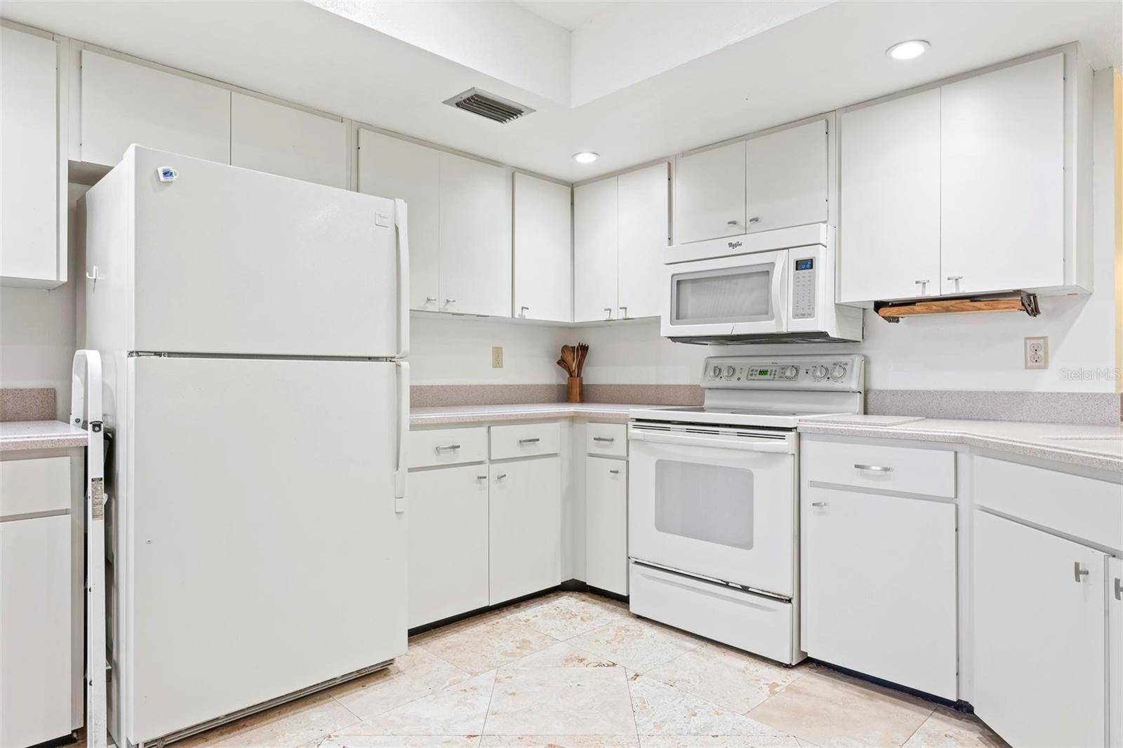 Sarasota, FL 34237,3461 TALLYWOOD CIR #7067