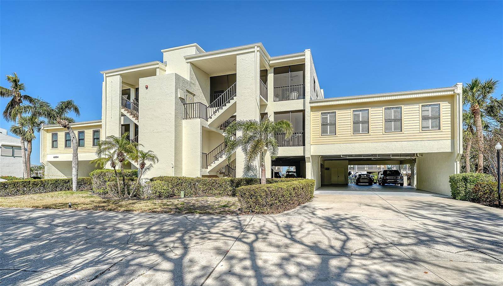 Cortez, FL 34215,4104 128TH ST W #704