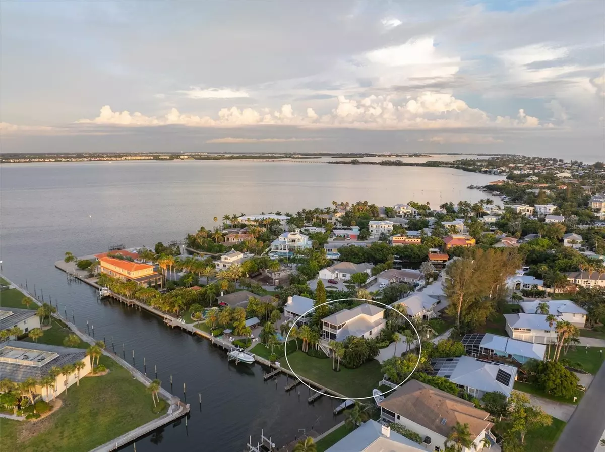 Holmes Beach, FL 34217,504 59TH ST