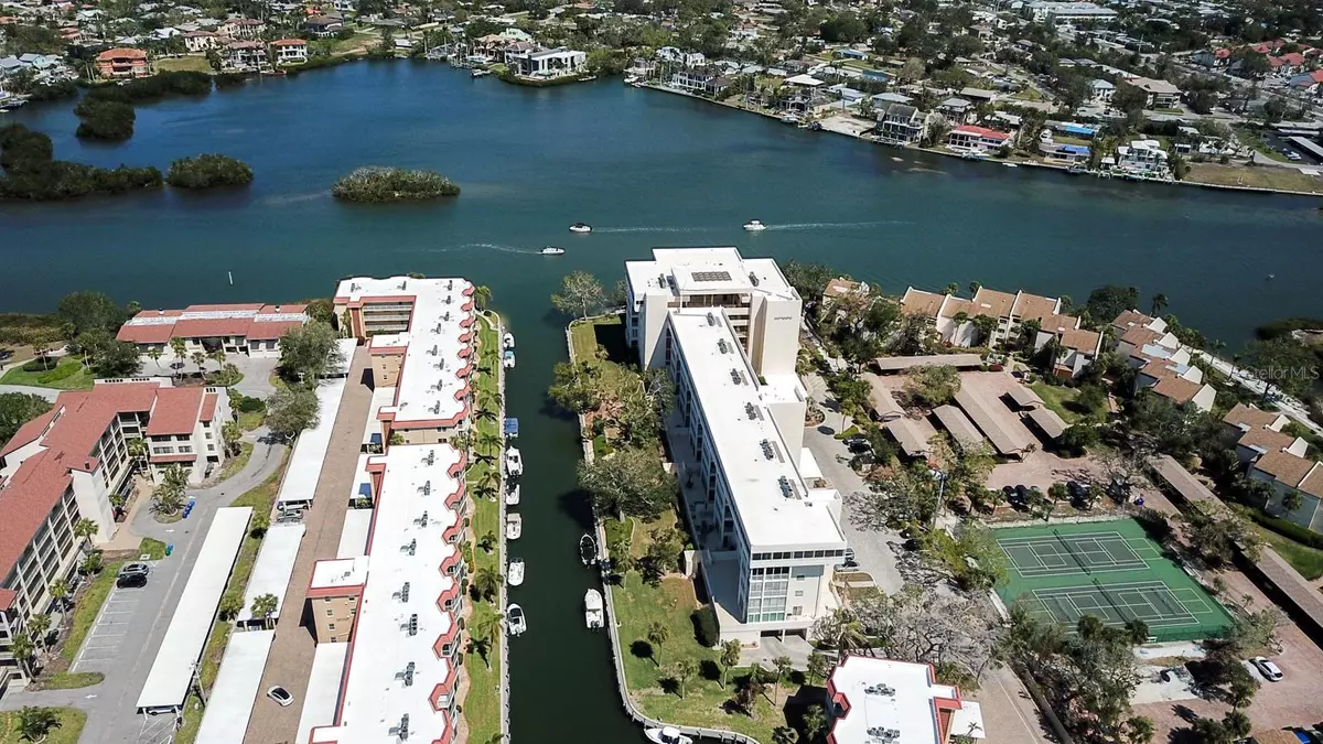 Sarasota, FL 34242,1250 N PORTOFINO DR #201