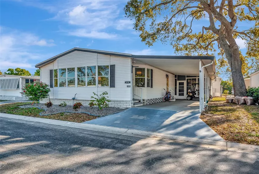 135 OAKWOOD LN, Sarasota, FL 34237