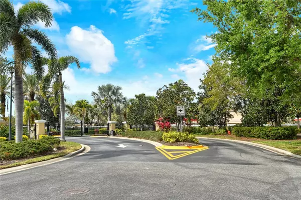 Sarasota, FL 34233,5450 SOAPSTONE PL #9-103