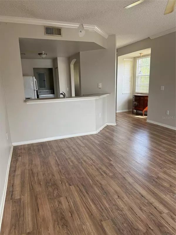 Sarasota, FL 34235,5681 BENTGRASS DR #13-201
